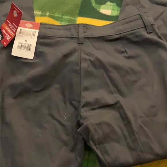 Dickies work pants. Size 5. Brand new - Picture 4 of 5